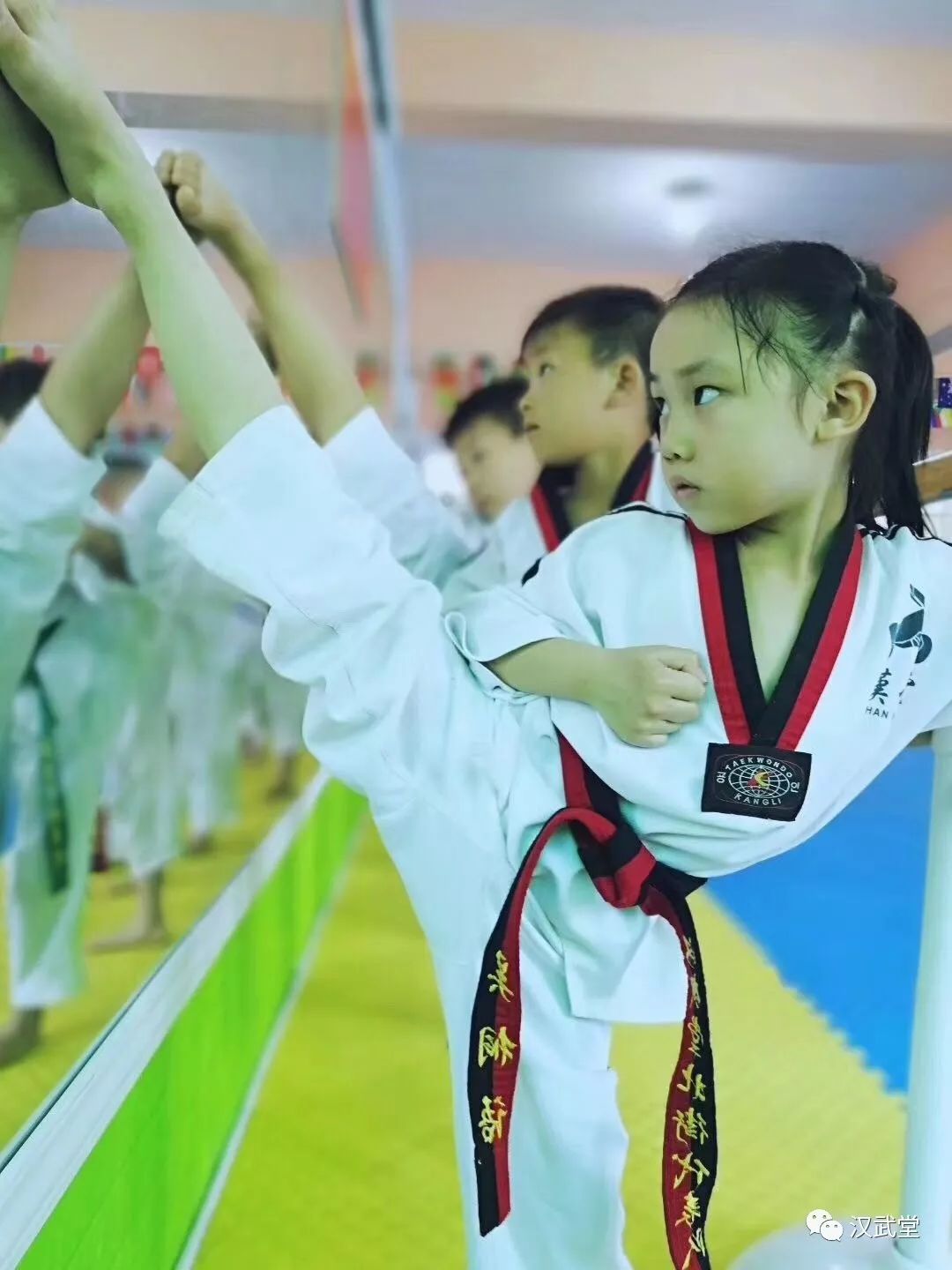 关中战狼队对阵粤西朱雀队,跆拳道邀请赛守住胜果,细节决定成败——客场静默反击 关中战狼队对阵粤西朱雀队,跆拳道邀请赛守住胜果,细节决定成败——客场静默反击